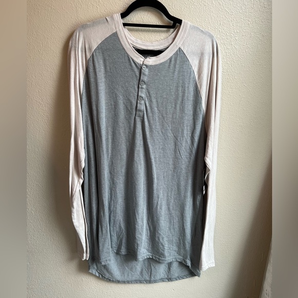 LuLaRoe Tops - *NWT* LuLaRoe Mark Cream & Grey Long Sleeve T-Shirt